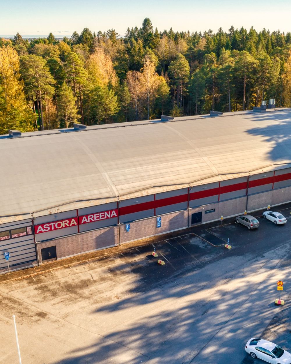 Astoran rakentama liikuntahalli